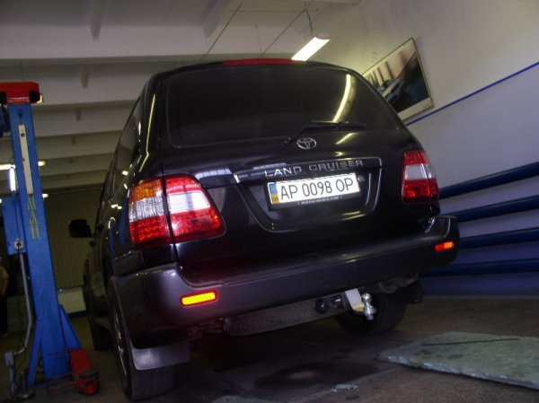 Фаркоп Toyota Land Cruiser 100 (под штатный крапеж)
